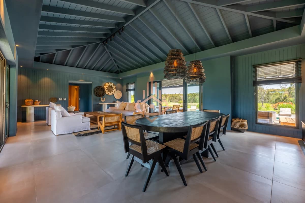 Espectacular Casa en Puerto Quetzal - La Barra