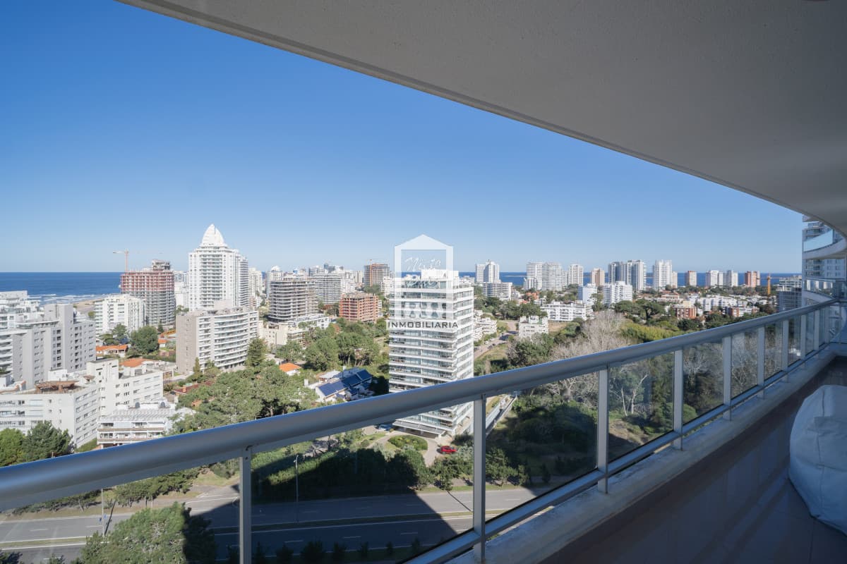 Venta Apartamento esquinero con vista 180° - Edificio ONE Torre II