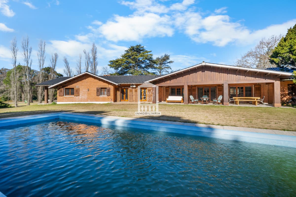 Casa En Barrio Golf, 9.388 m² y 586 m² edificados.