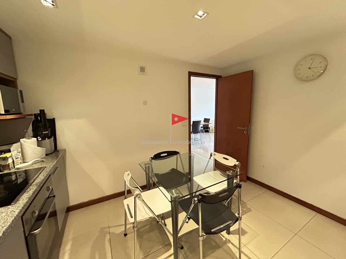 Apartamento ID.380 - Venta apartamento 3 dormitorios en edificio Tressesenta