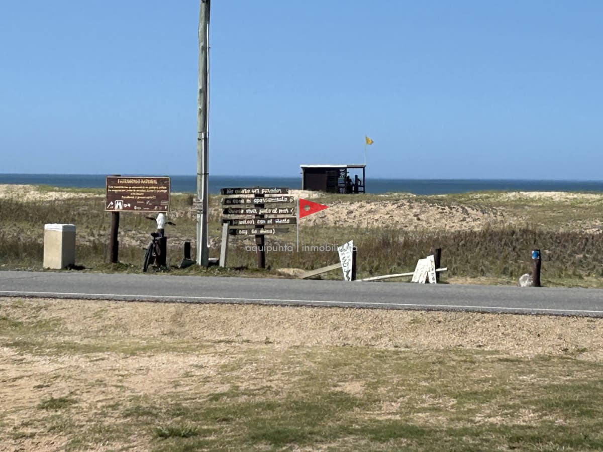 Terreno ID.235 - Venta terreno esquina punta Negra frente al mar