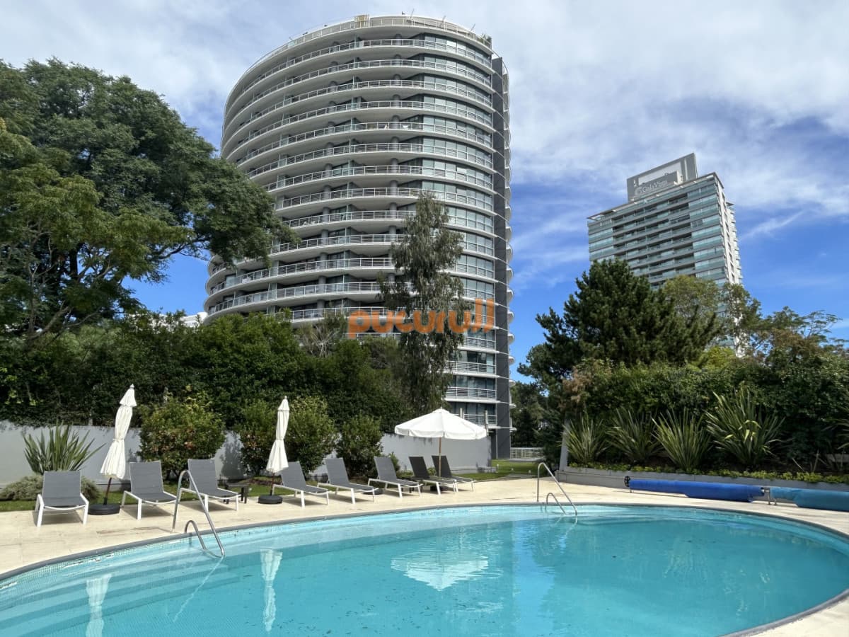Hermoso apartamento en venta en Torre Tressesenta 2 dorm