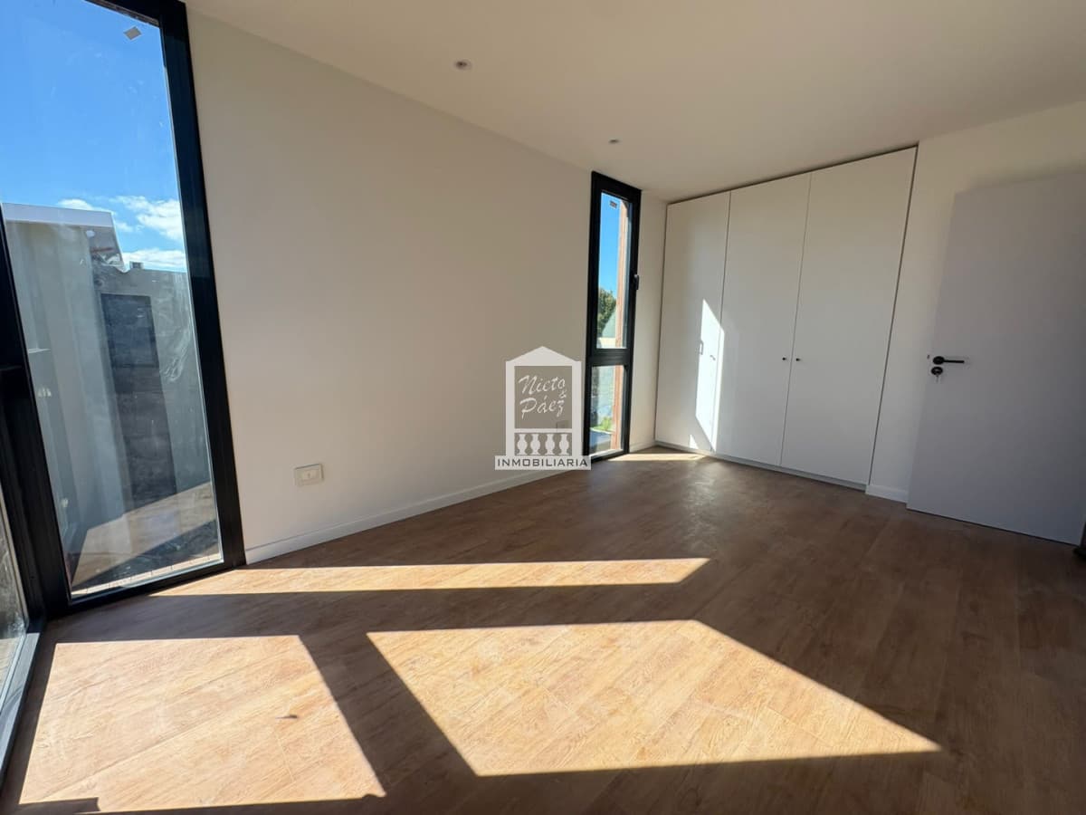 Casa de Diseño a Estrenar - 2 Dormitorios 2 Plantas Gran metraje Parrillero