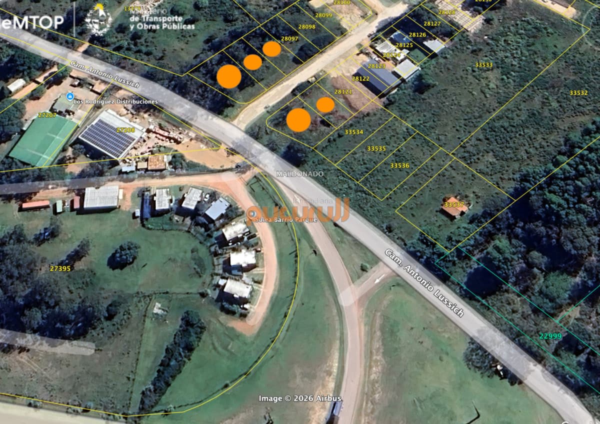 Terrenos Av Lusich zona ideal Logistica y Comercial o PH 50% Fot