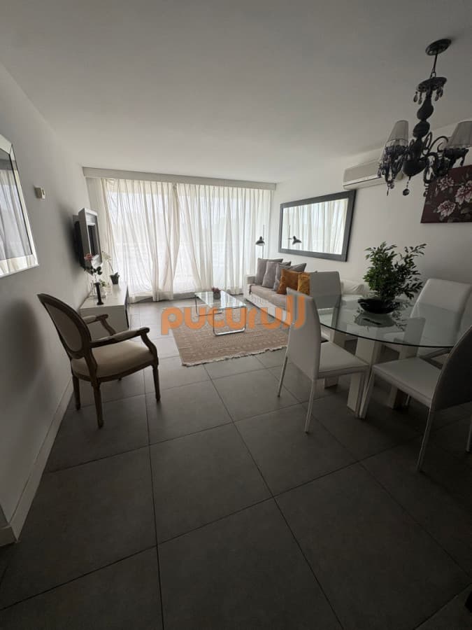 1 Dormitorio de lujo Frente Punta a Shopping servicio Playa