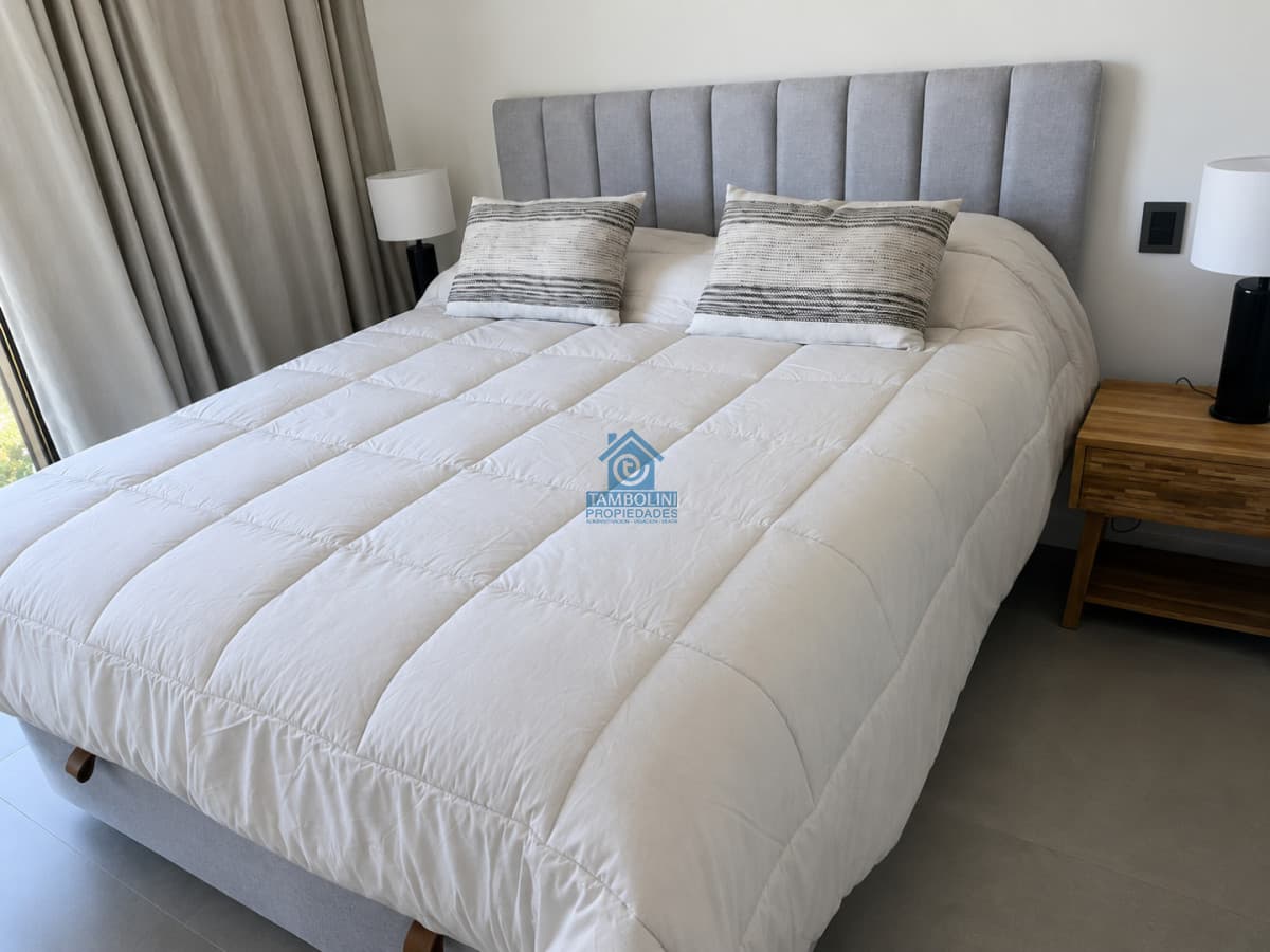 ALQUILER ANUAL APARTAMENTO 2 DORMIROTIOS PARADA 18 MANSA  -