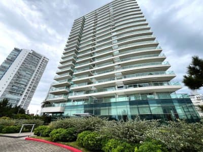 Apartamento en alquiler temporario Playa Mansa 2 dormitorios  -