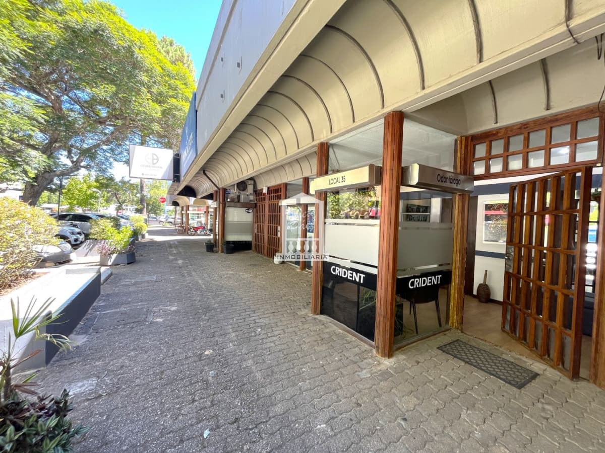 Local en Venta en Galería Santander, Roosevelt Punta del Este