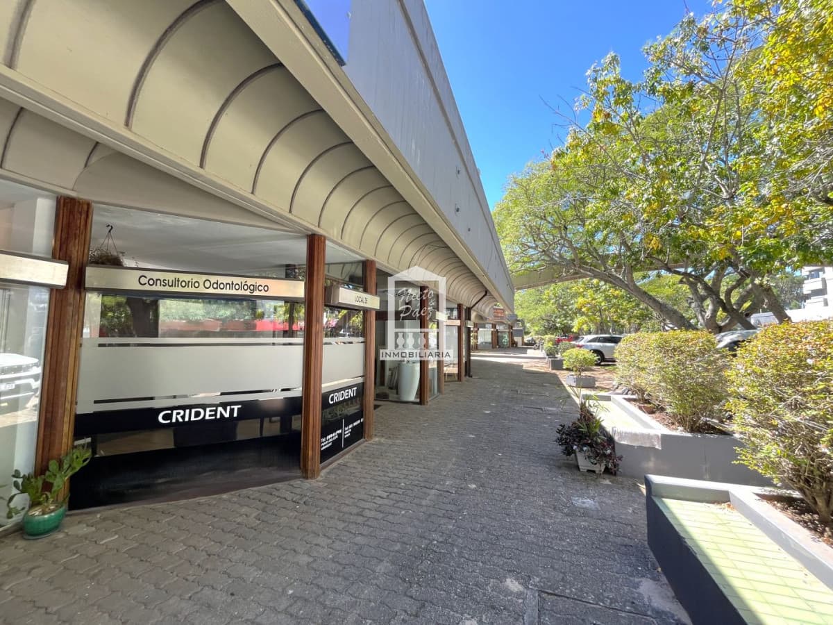 Local en Venta en Galería Santander, Roosevelt Punta del Este