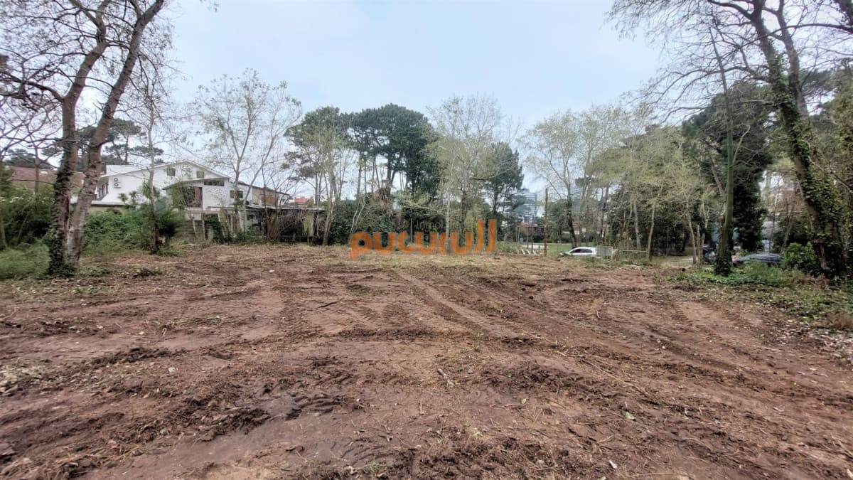 Excelente lote esquinero en venta en barrio Lugano, Punta del Este