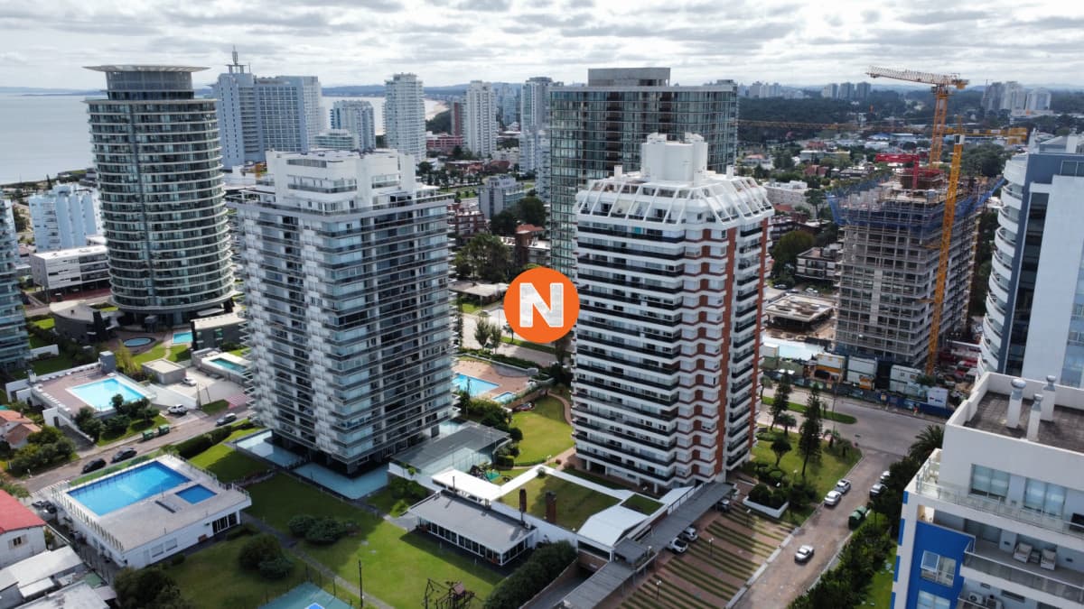 Penthouse en Venta con 4 dormitorios Playa Brava, Punta del  ...