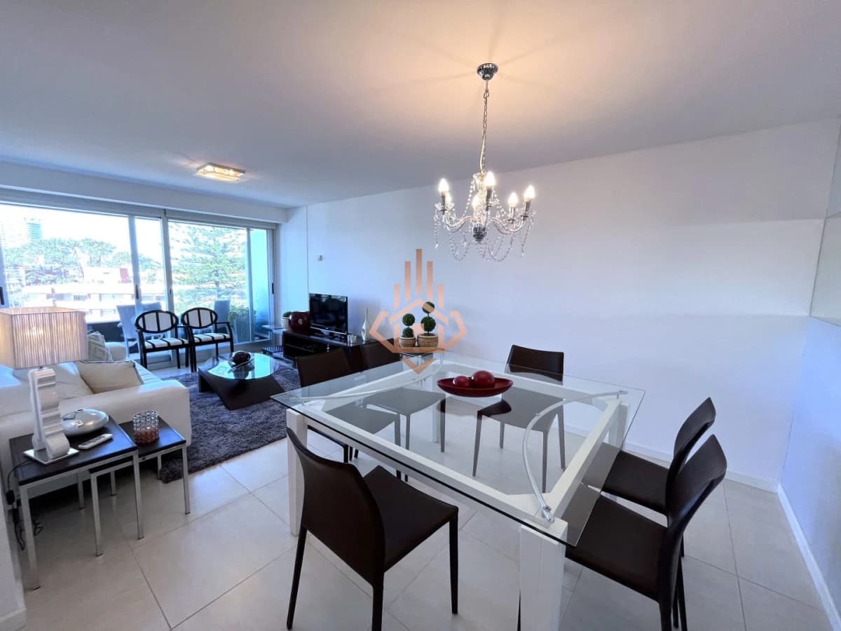 Venta de Apartamento 3 Dormitorios en Playa Mansa, Torre del Mar, Punta del Este