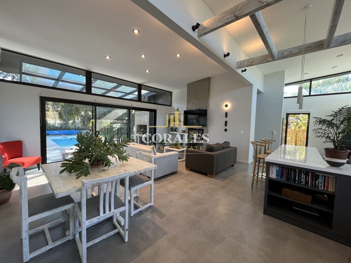 Casa en venta con 3 Dormitorios en Lugano, Punta del Este