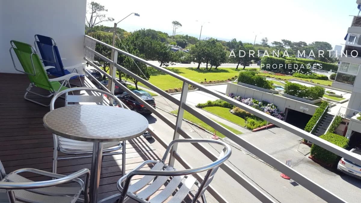 Venta apartamento de 2 Dormitorios, Playa mansa,Punta del este