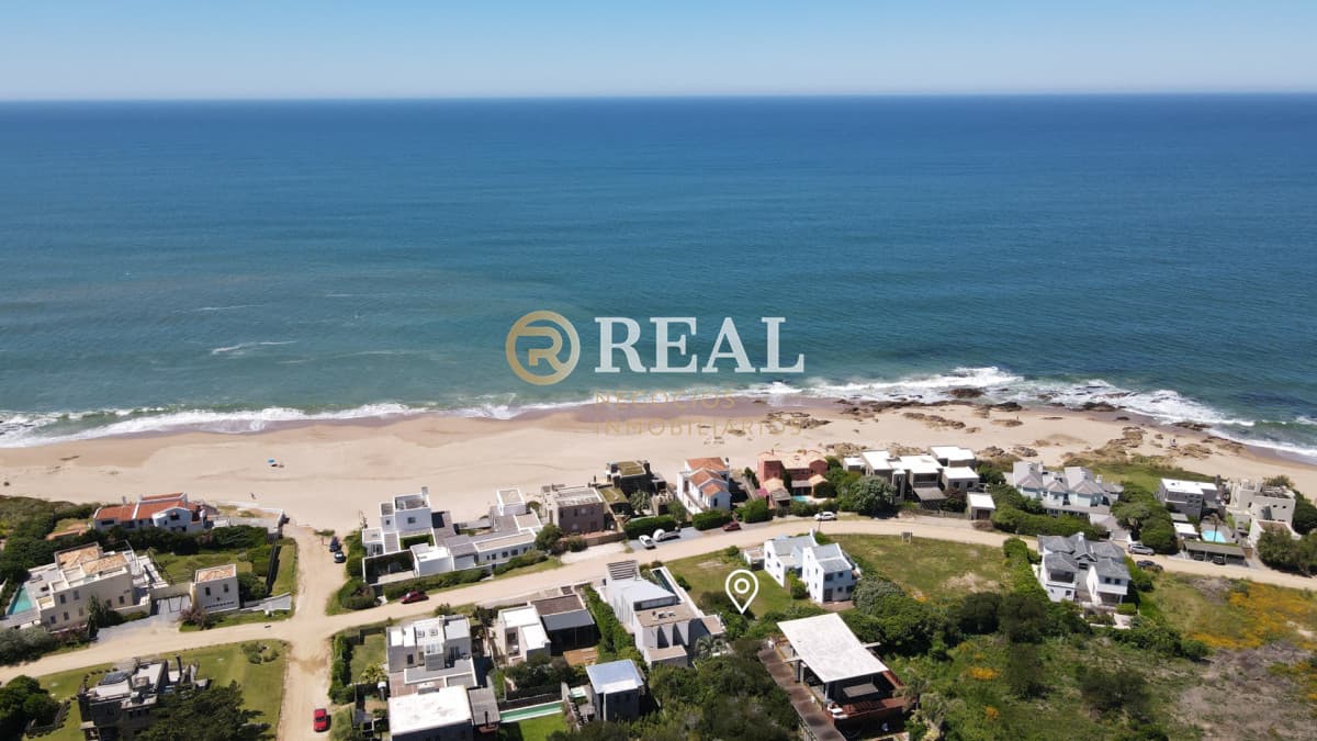 Terreno ID.1140 - Destacable terreno en venta en zona exclusiva de Punta Piedras... de la ruta al mar !!
