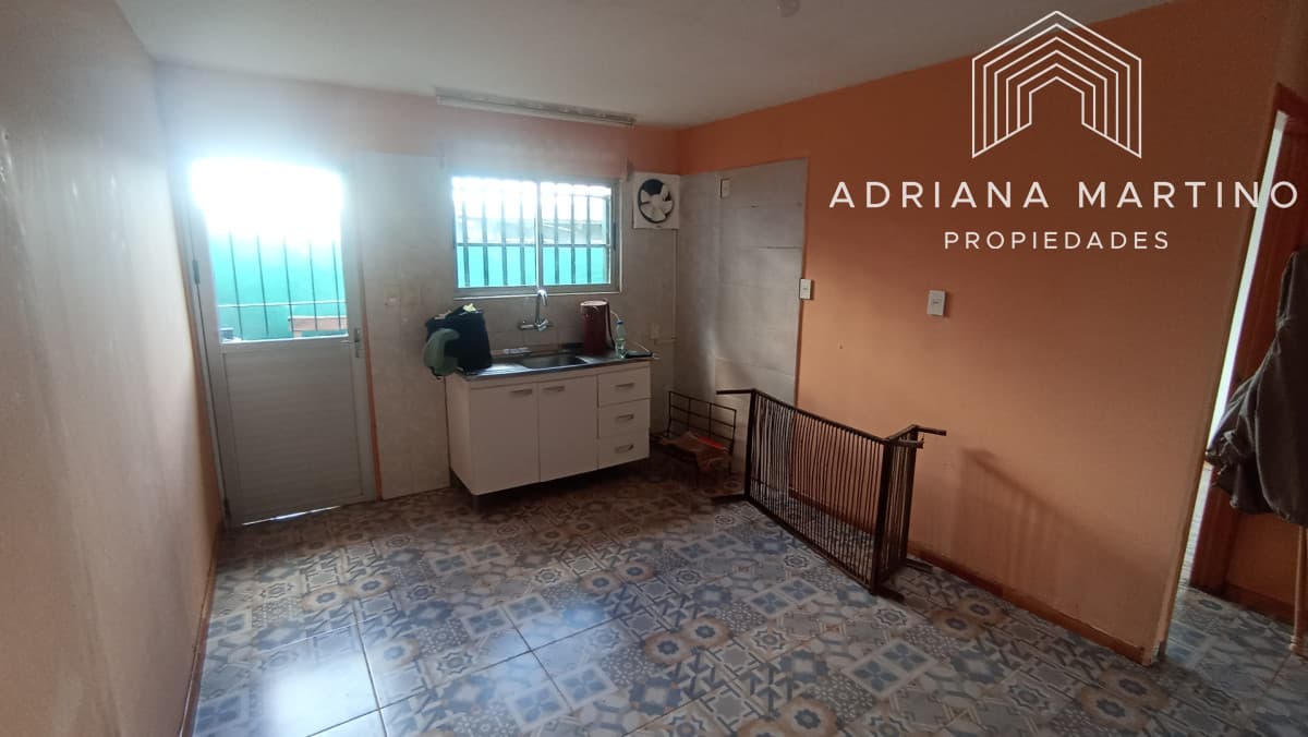 SE VENDE CASA CON APARTAMENTO EN BARRIO MONTE HERMOSO