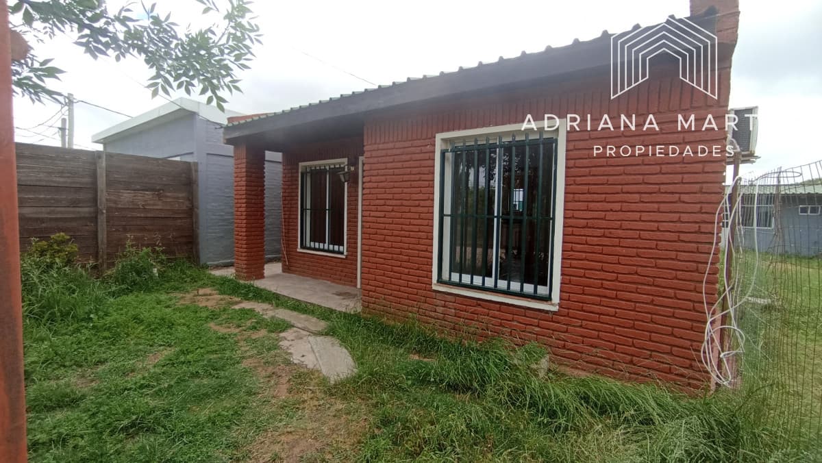 SE VENDE CASA CON APARTAMENTO EN BARRIO MONTE HERMOSO