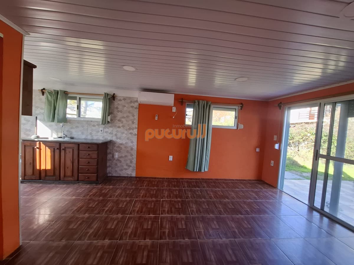 SE VENDE CASA EN PIRIAPOLIS