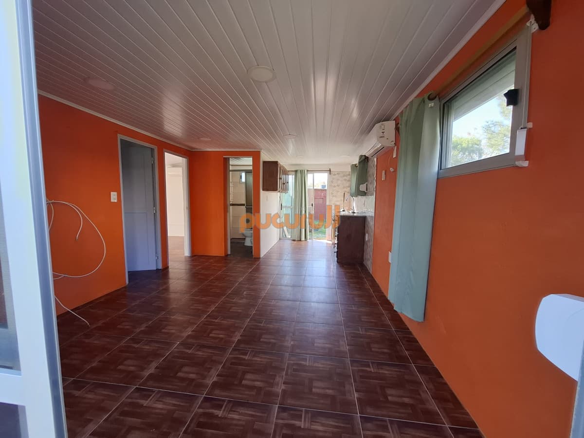 SE VENDE CASA EN PIRIAPOLIS