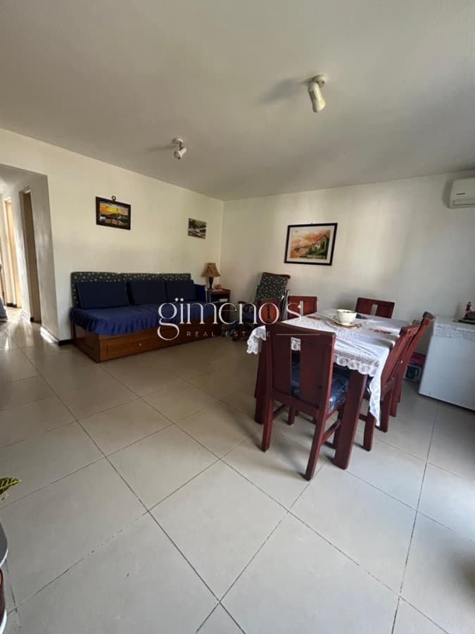 SE VENDE APTO 2 DORMITORIOS EDIFICIO MAVARO CENTRO DE MALDONADO