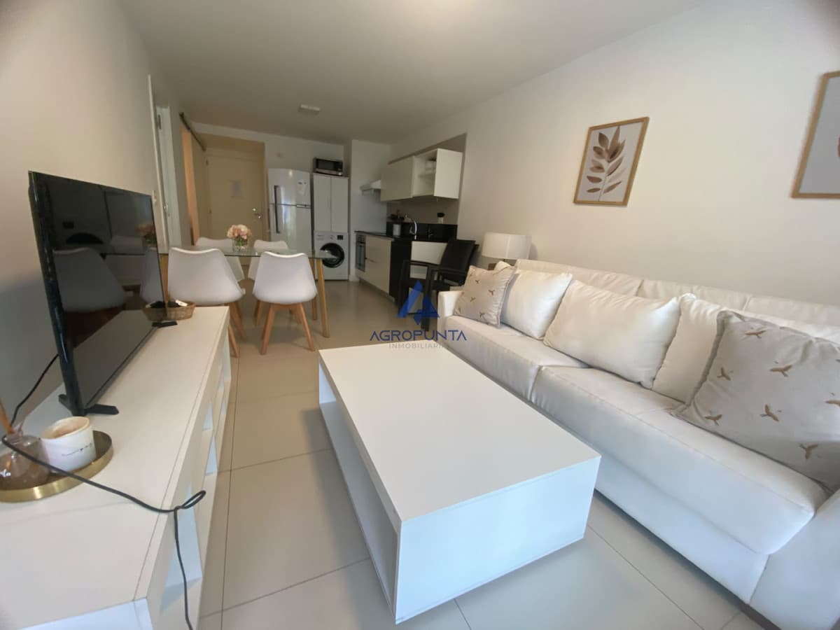 Apartamento a la venta de 1 dormitorio y medio en Punta del Este
