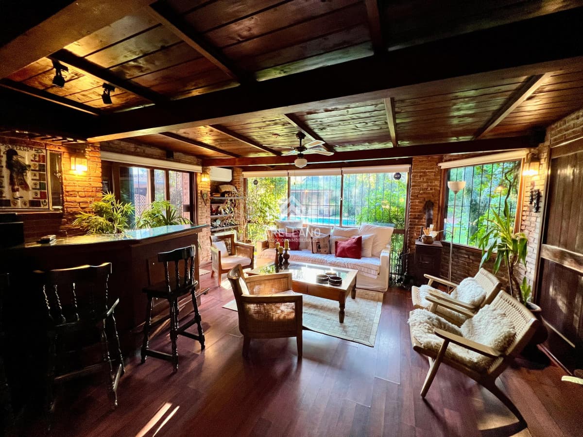 Casa ID.4989 - Venta Casa en Cantegril 4 dormitorios