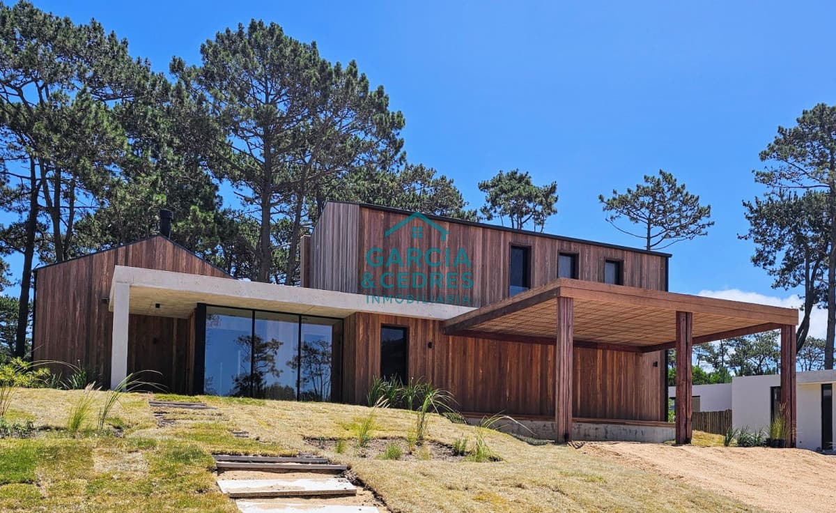 Excelente Moderna Casa Reserva Montoya La Barra