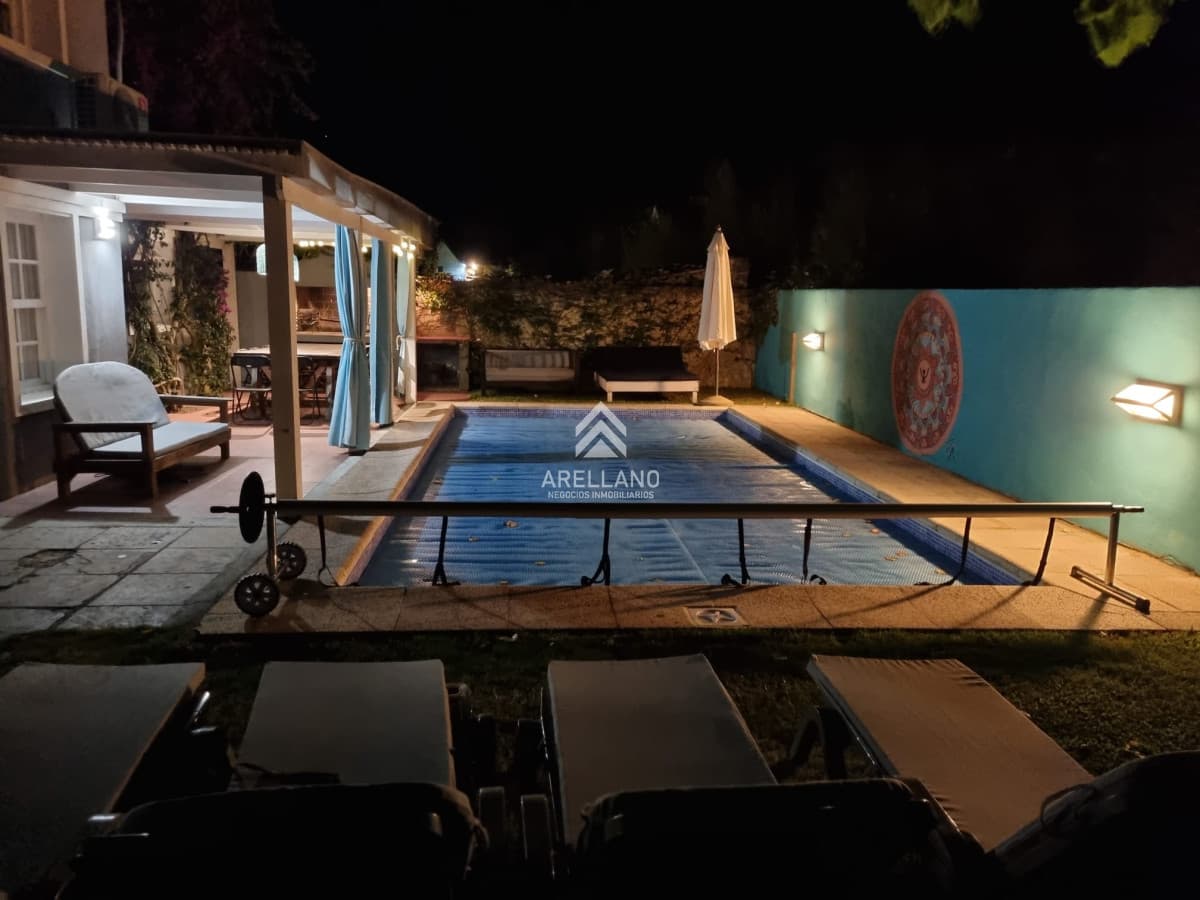 Casa ID.5539 - Venta casa 3 dormitorios y dependencia cerca del mar