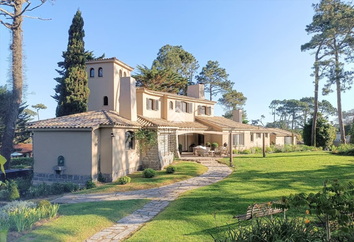 Casa ID.5537 - Espectacular mansión Toscana en Punta del Este