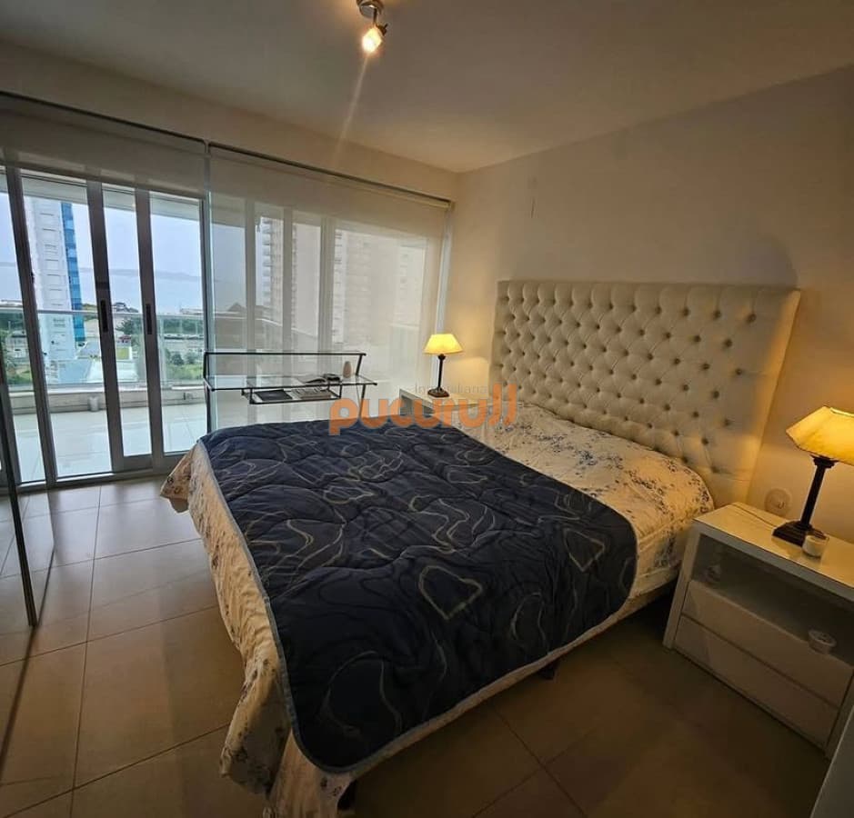 GALA TOWER - Playa Mansa parada 4 - Apartamento en venta de 2 Dormitorios con vista al Mar