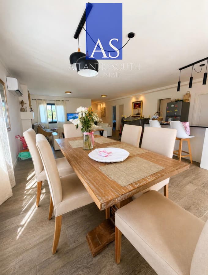 Moderna Casa 3 dormitorios con Piscina y Amplio Jardín en una de las Zonas Más Buscadas de Punta del Este