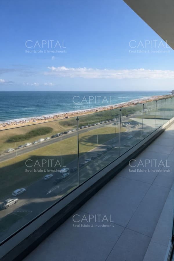 Le Parc IV Venta apartamento esquinero en piso alto de 3 Dorm + Servicio