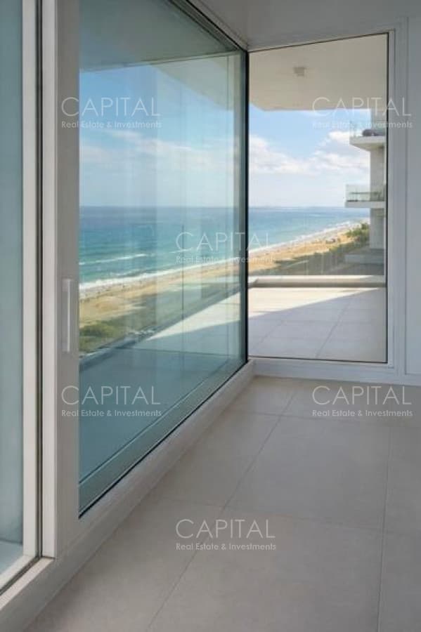 Le Parc IV Venta apartamento esquinero en piso alto de 3 Dorm + Servicio
