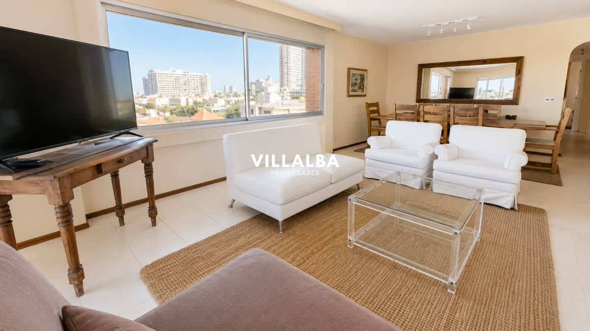 Apartamento esquinero frente al mar