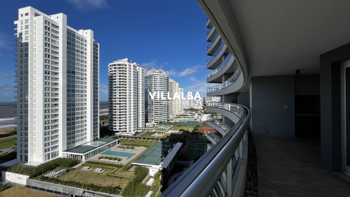Apartamento esquinero en Look Brava - Playa Brava, Punta del Este