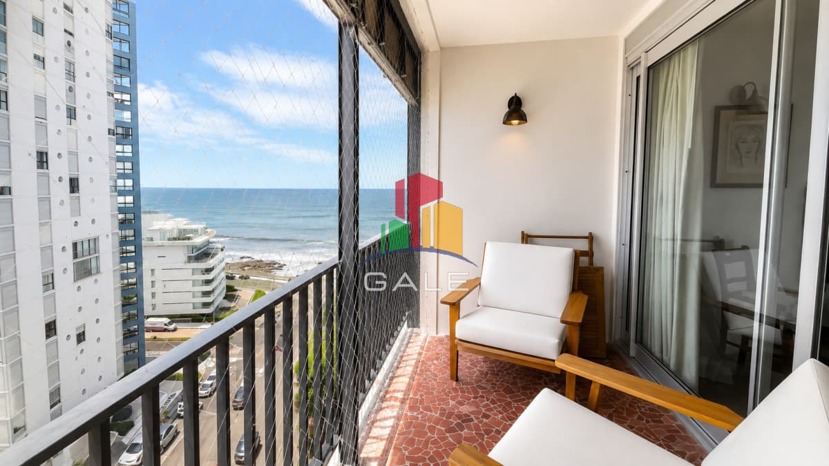 Gale Propiedades & Escribanía Apartamento ID.5200 - Apartamento en venta en Península | Vista al mar, terraza y garaje