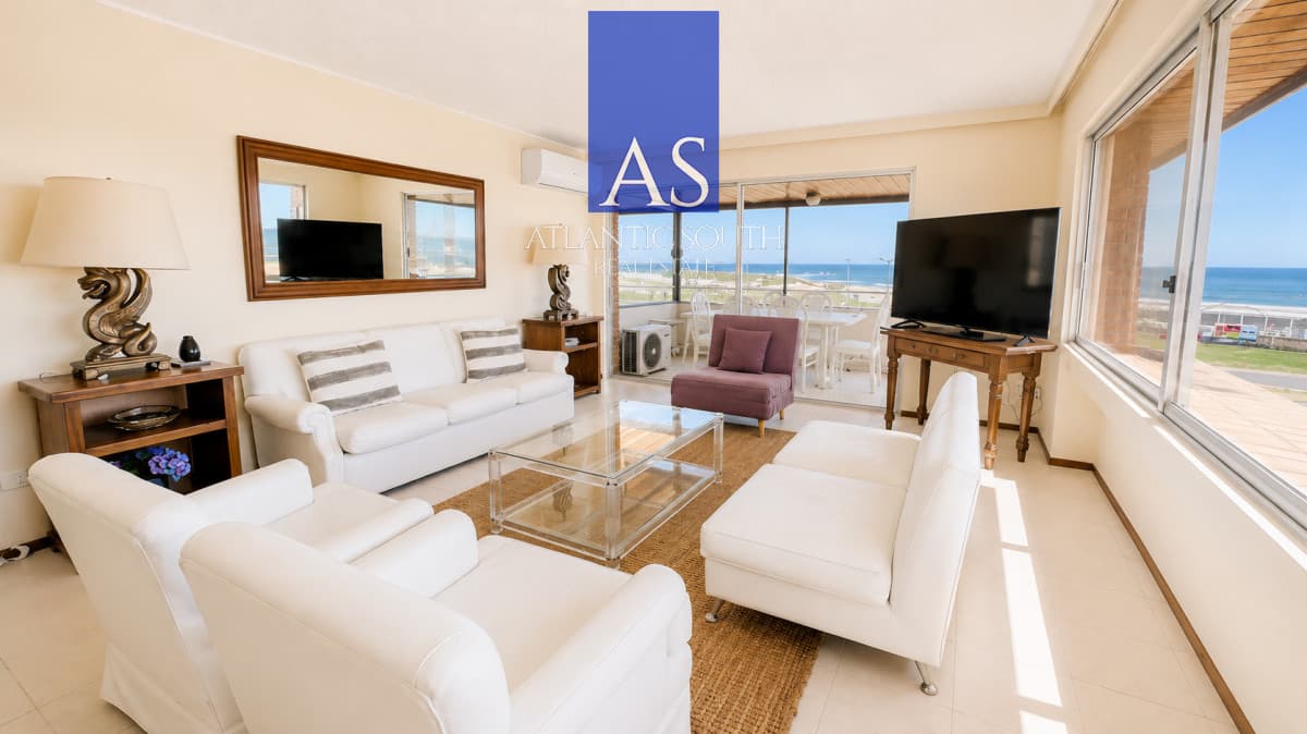 Apartamento esquinero frente al mar Punta del Este
