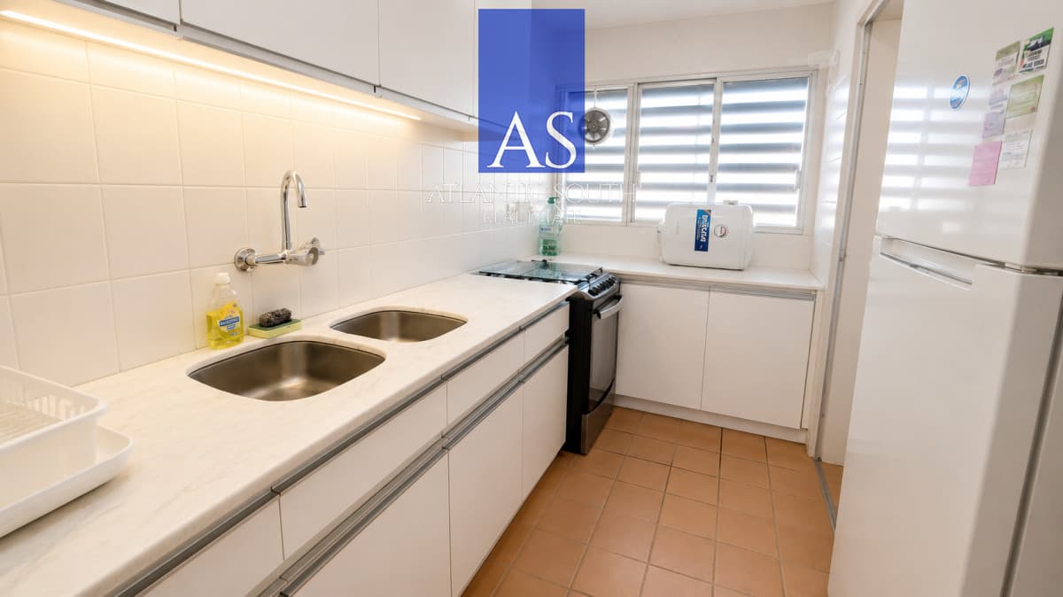 Apartamento esquinero frente al mar Punta del Este
