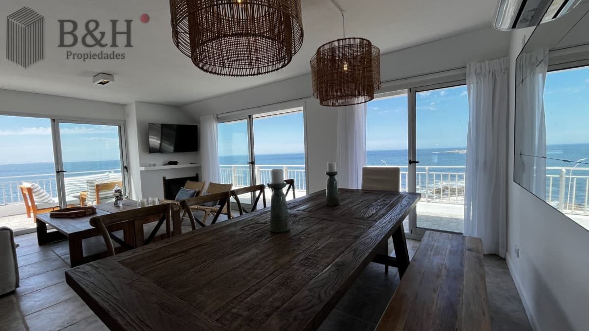 Penthouse en primera línea de península