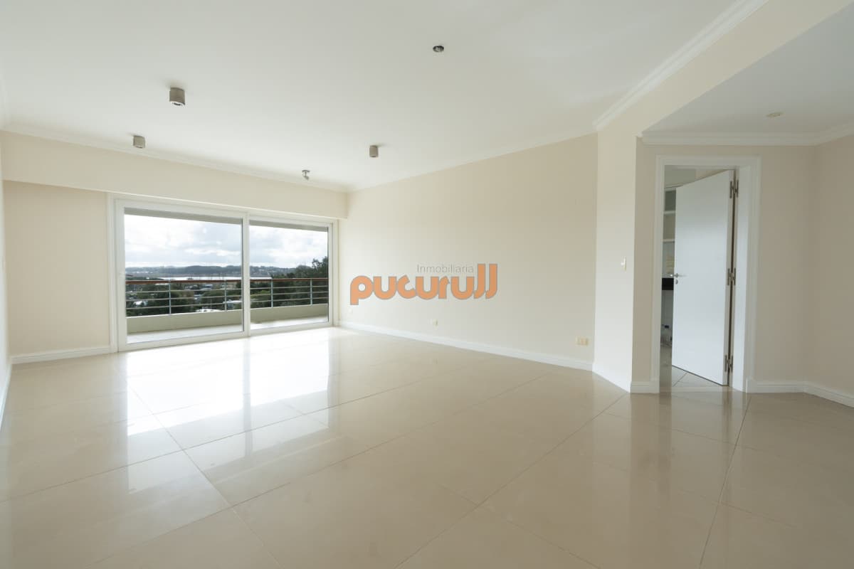 Apartamento en venta Playa Mansa 4 ambientes
