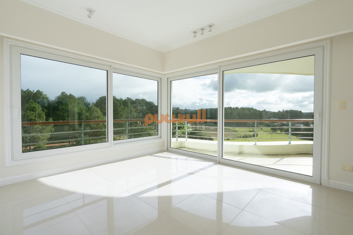 Apartamento en venta Playa Mansa 4 ambientes