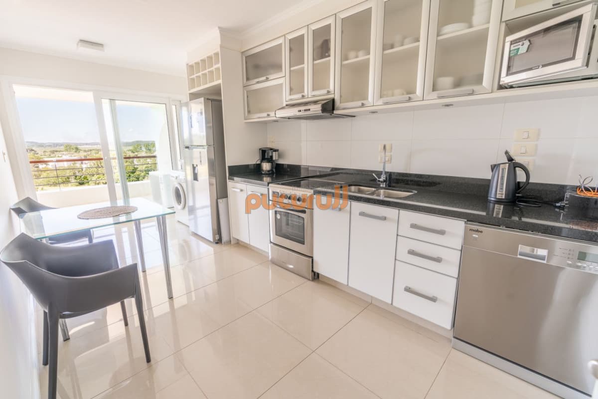 Apartamento Playa Mansa 3 ambientes