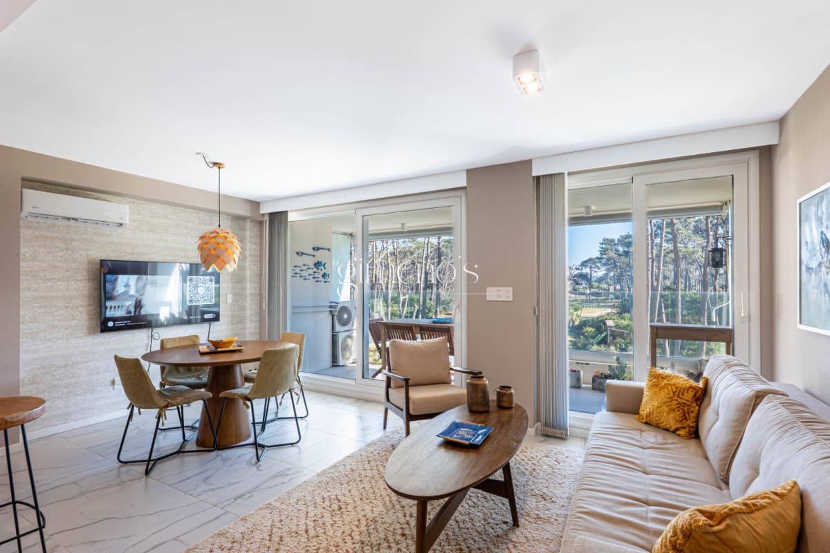 Apartamento de 1 Dormitorio en Venta - Poseidón Laguna - Punta del Este - Pinares