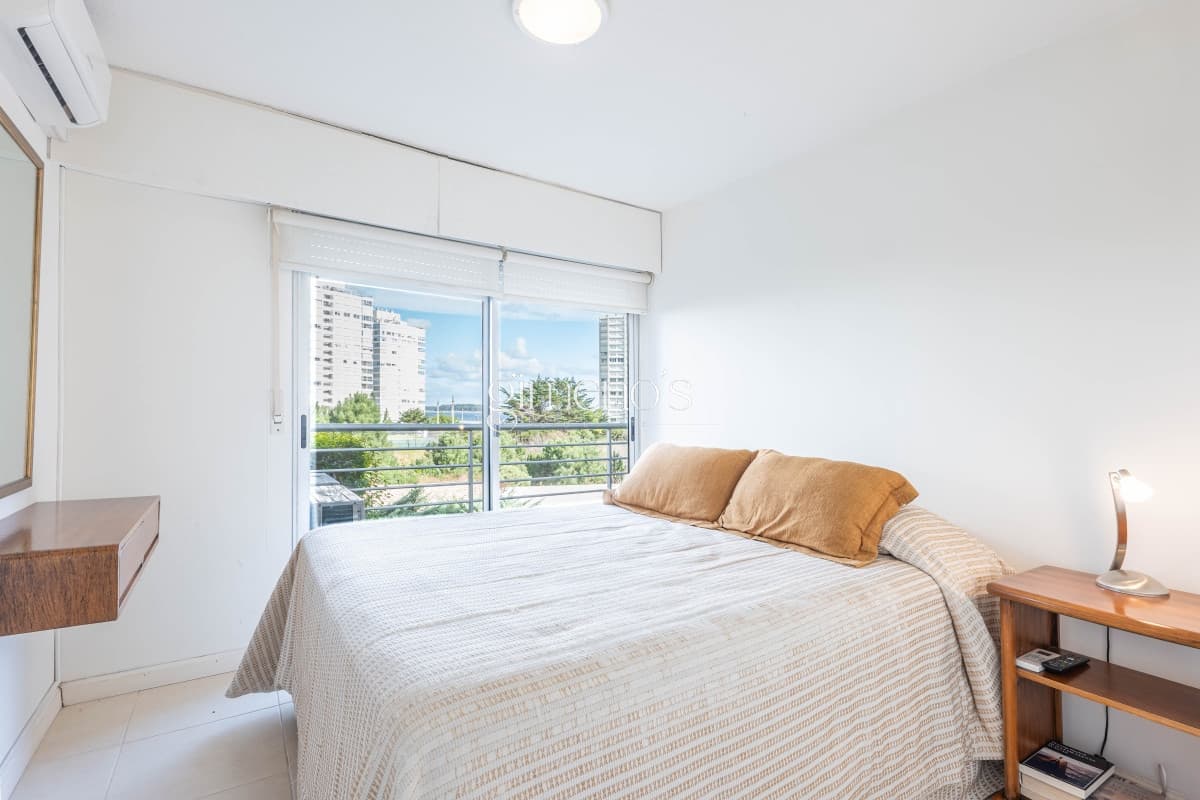 Apartamento en Venta 3 Dormitorios con Parrillero - Playa Mansa - Punta del Este