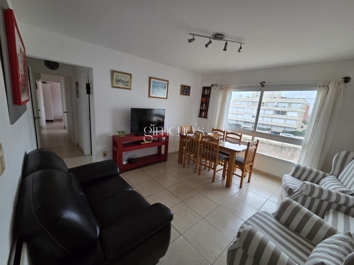 Apartamento de 2 Dormitorios en Alquiler Anual - Peninsula - Punta del Este