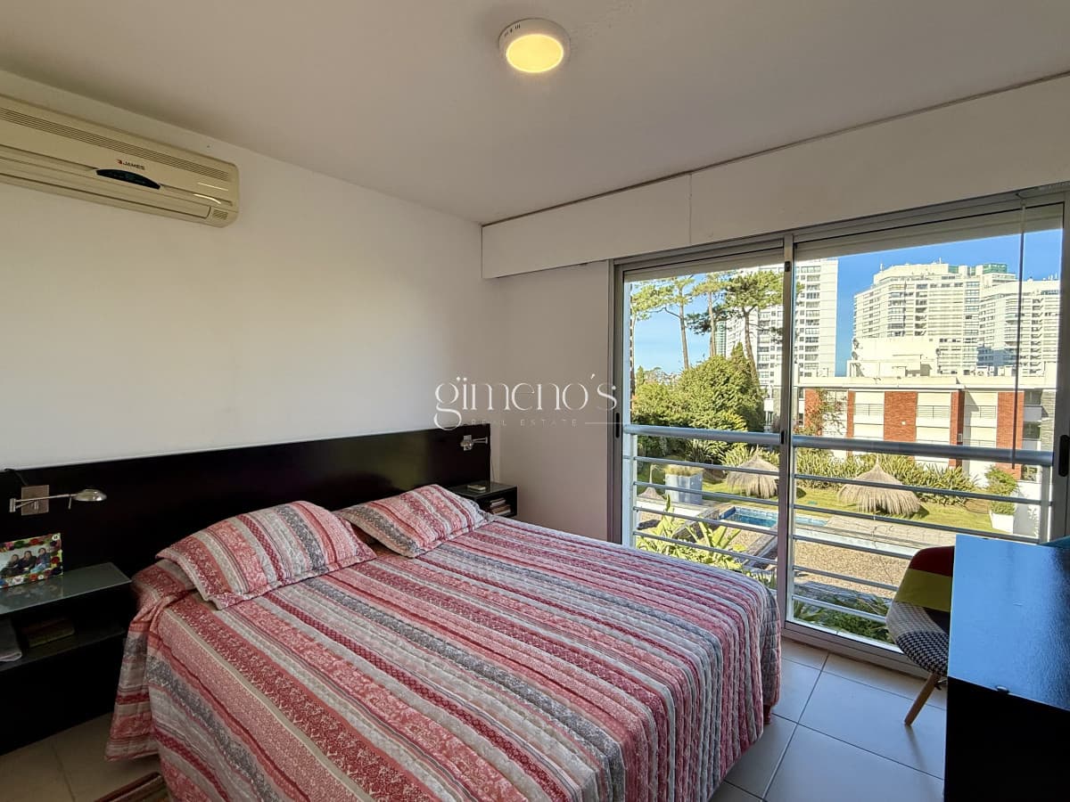 Venta Apartamento 3 Dormitorios con Parrillero Propio - Playa Mansa - Punta del Este