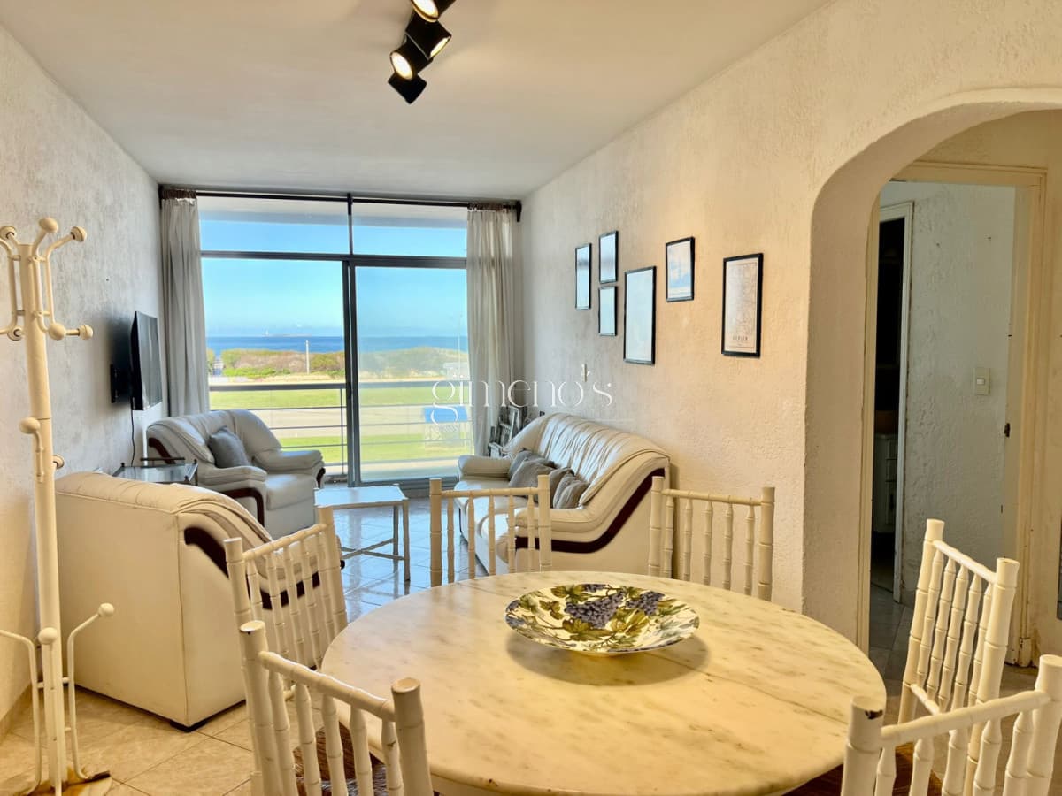Apartamento 2 Dormitorios 2 Baños  Frente al Mar - Punta del Este - Playa Brava