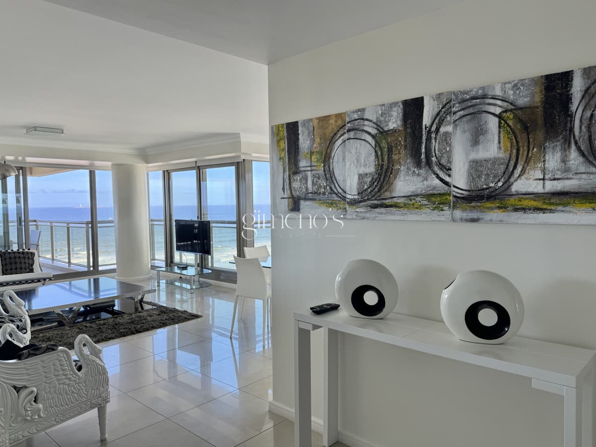 Venta apartamento 3 suites mas dependencia completa, Punta del Este, Edificio IMPERIALE l