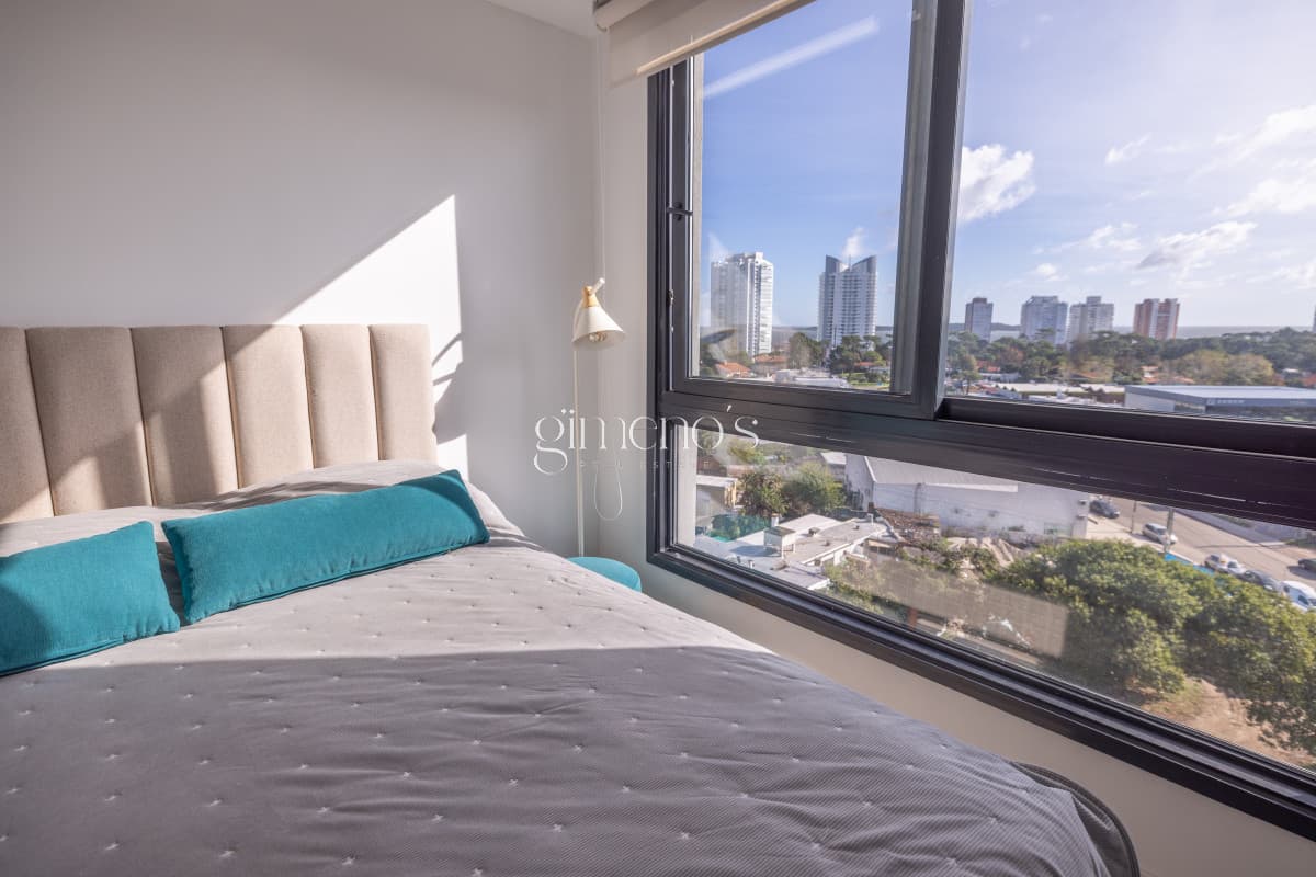 Alquiler de Verano en Punta del Este, Apartamento de 1 Dormitorio y medio   -