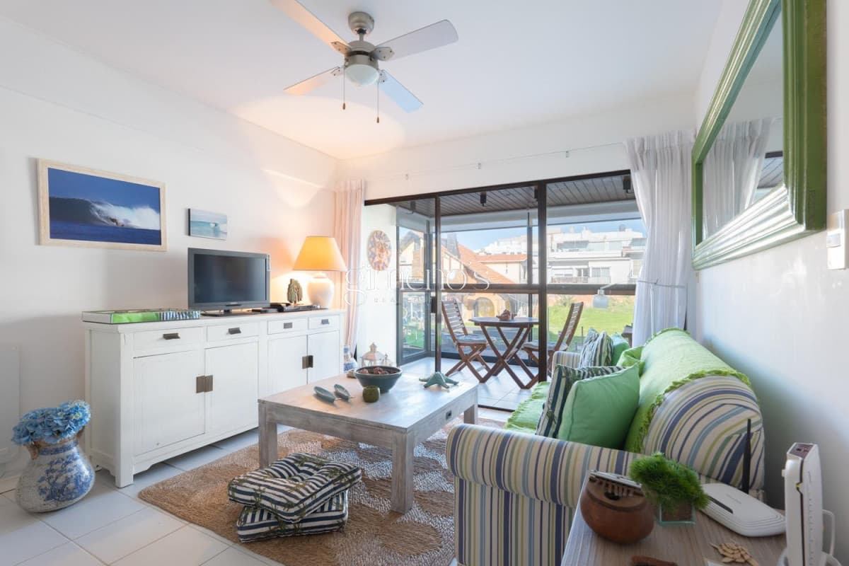 Apartamento en Venta, 2 Dormitorios, Punta del Este- Peninsula